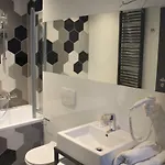 Apartament H33 *