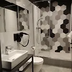 Apartament H33 *